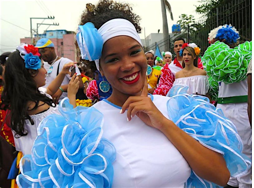 colour,color,colorful,colourful,girls,carnival costumes,laughing,laughing faces,smiles,smiling,havana streets,havana,cuba,cuban streets,